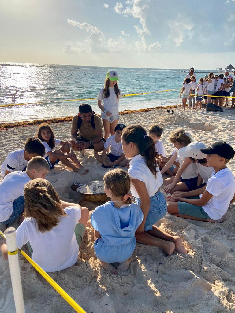 Tulum's children learn about the care and preservation of wetlands