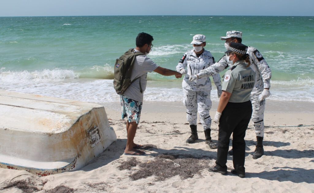 Llegan más militares a playas de Tulum para reforzar seguridad