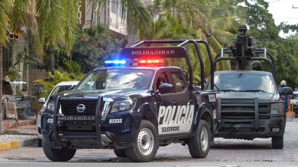 Uncover the prevailing sentiment of fear and insecurity in Tulum caused by the alarming rise in crime and corruption within the local police force. Expert analysis provides valuable insights into this concerning issue.