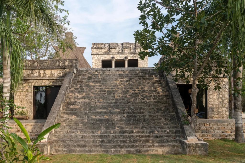 The Intriguing Story of Casa Caracol in Tulum