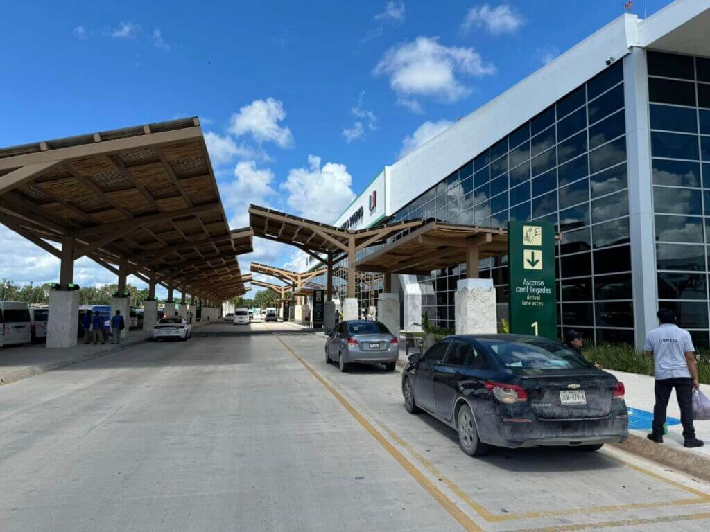 Tulum International Airport will double its operations starting in November, with over 1.4 million passengers expected by year-end due to new flight routes.
