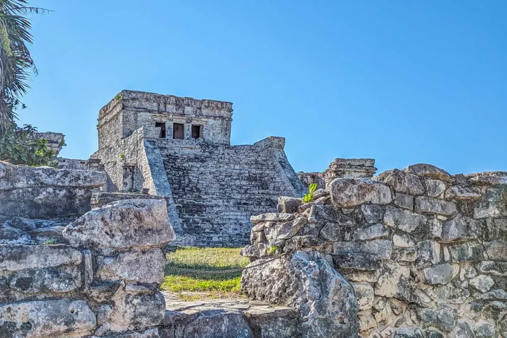 Discover the best times to visit Tulum, from the sunny dry season to the rainy months. Whether you want fewer crowds, beach fun, or unique cultural festivals, Tulum has a perfect time for every traveler.