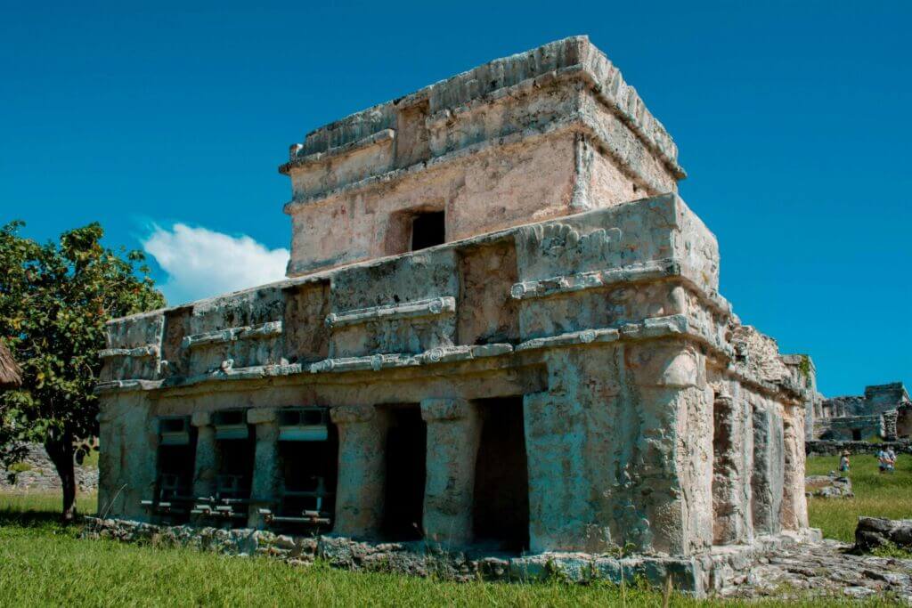 Discover the Tulum Ruins in this complete vacation guide, covering history, activities, tips, and travel insights for an unforgettable journey.