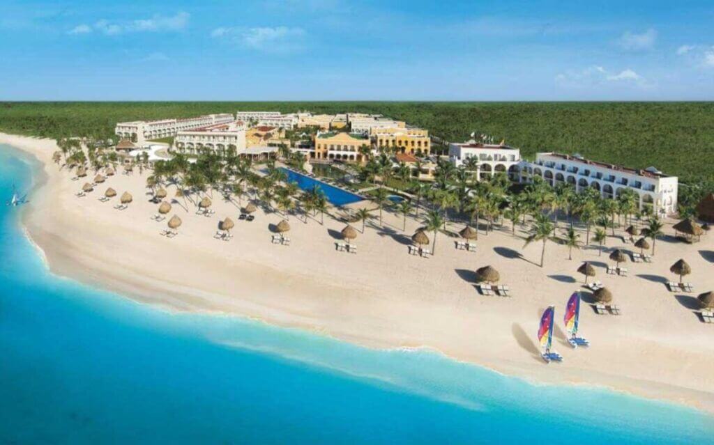Tulum's All-Inclusive hotels anticipate a 20% increase in bookings for October, as international tourists take advantage of off-season deals, providing a welcome boost for the local economy.
