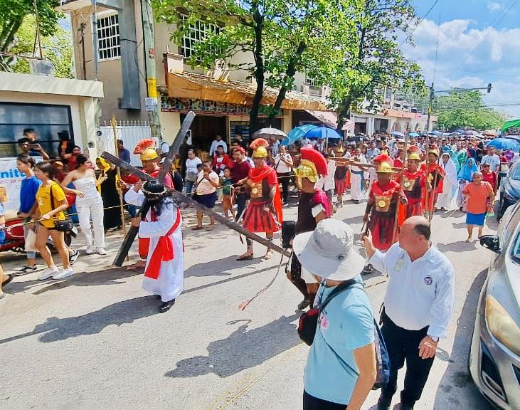 Tulum Walks the Path of Faith in a Powerful Good Friday Procession - Tulum Times Tulum’s streets came alive on Good Friday with a moving reenactment of the Via Crucis, uniting residents and tourists in a powerful display of faith, tradition, and community spirit.